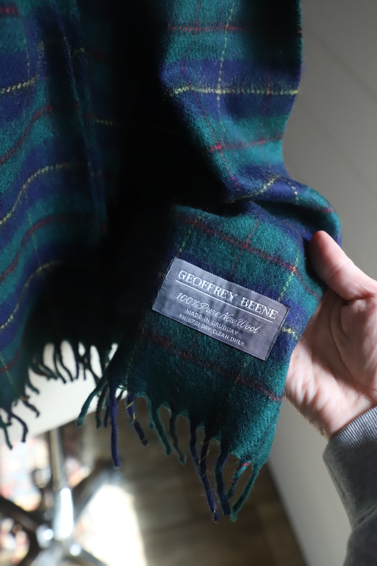Vintage Geoffrey Beene 100% wool scarf