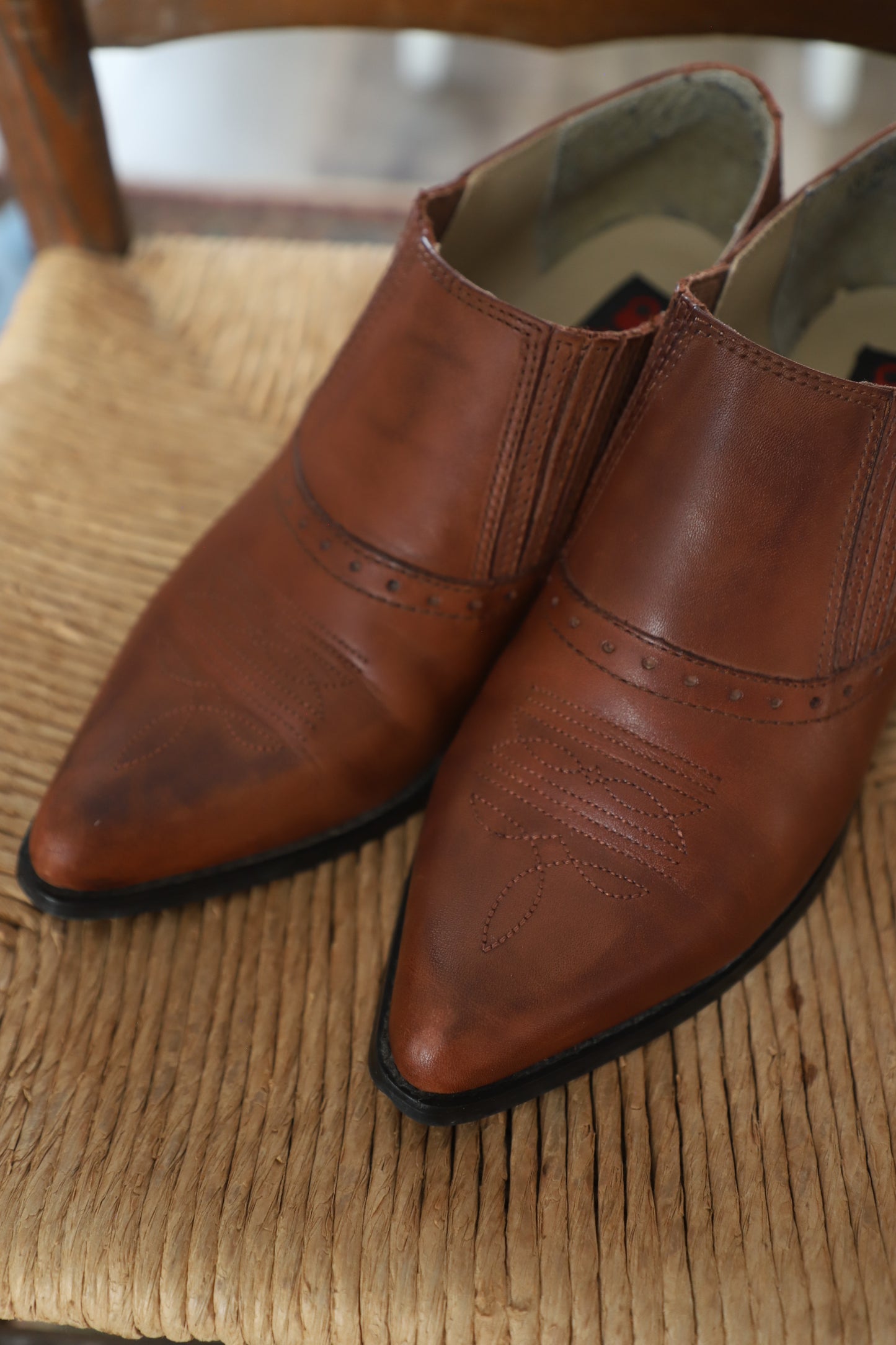 Vintage Dingo leather booties size 8.5