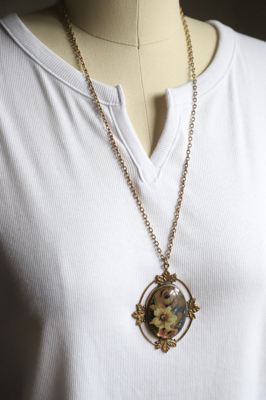 Vintage floral pendant necklace