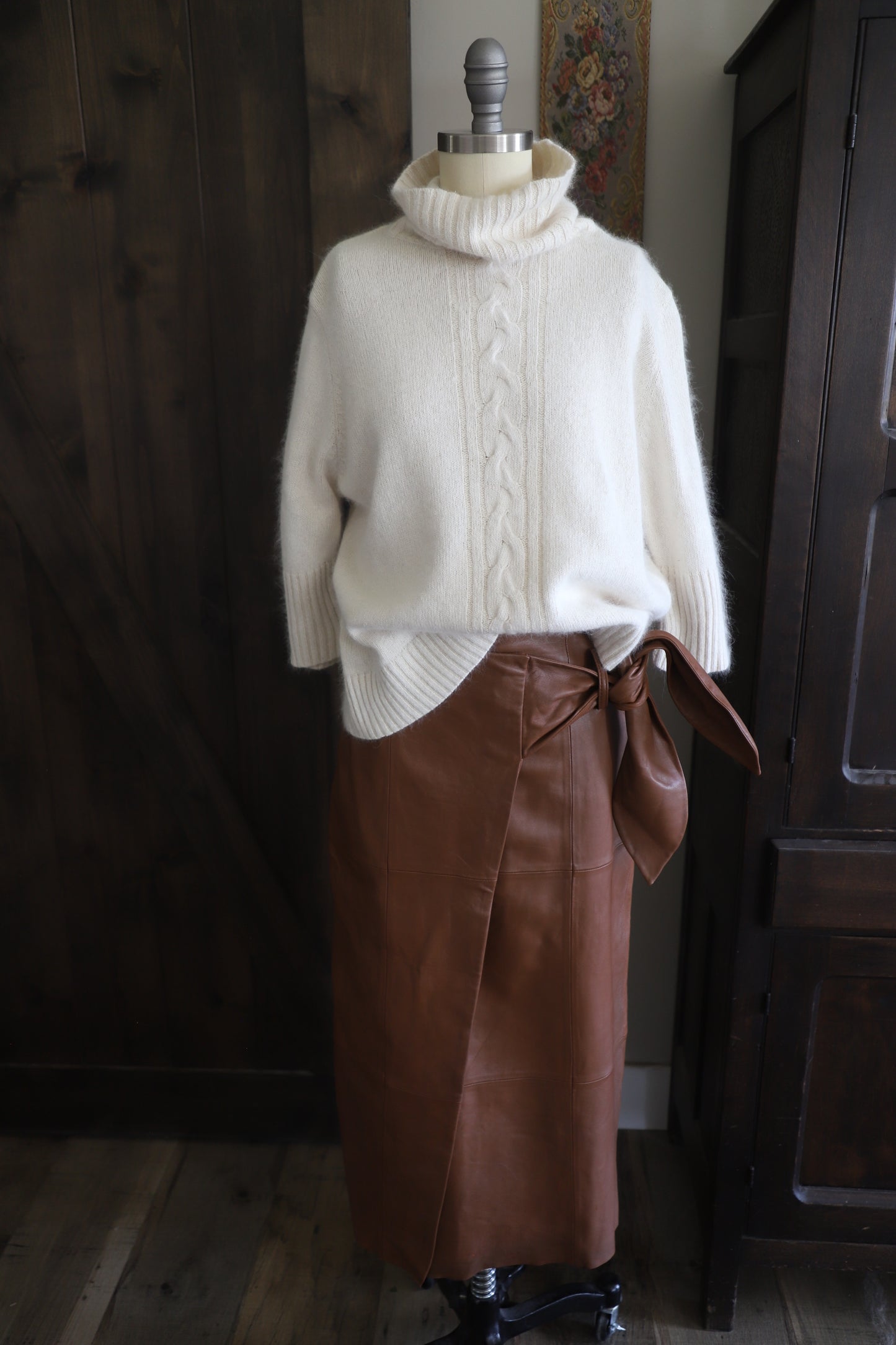 Antonio Melani real leather skirt size S