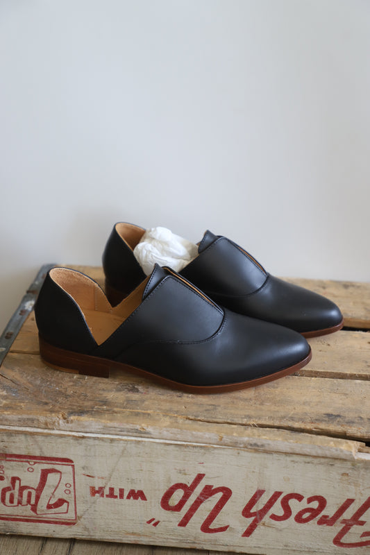 In box Nisolo oxfords size 7