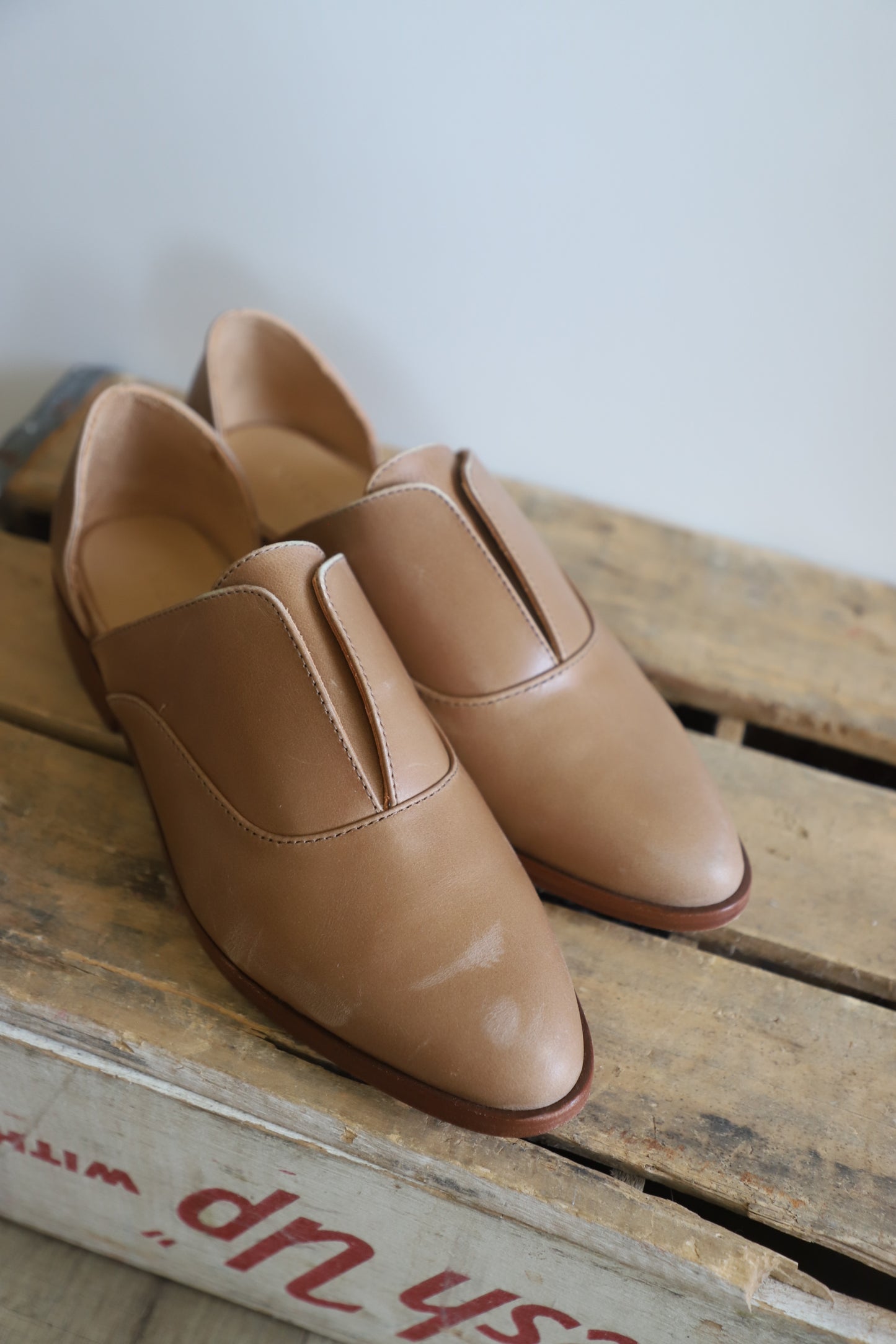 In box Nisolo oxfords size 8.5