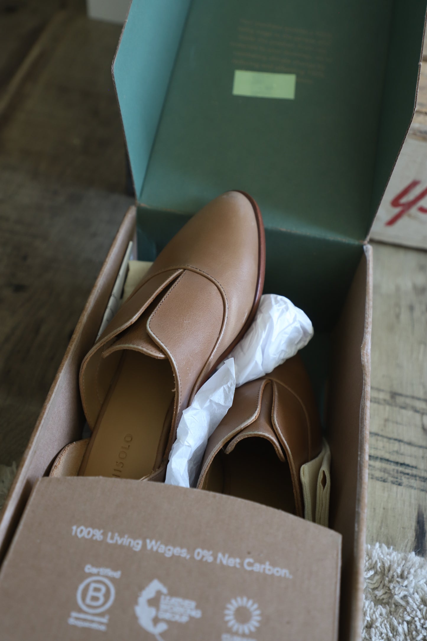 In box Nisolo oxfords size 8.5