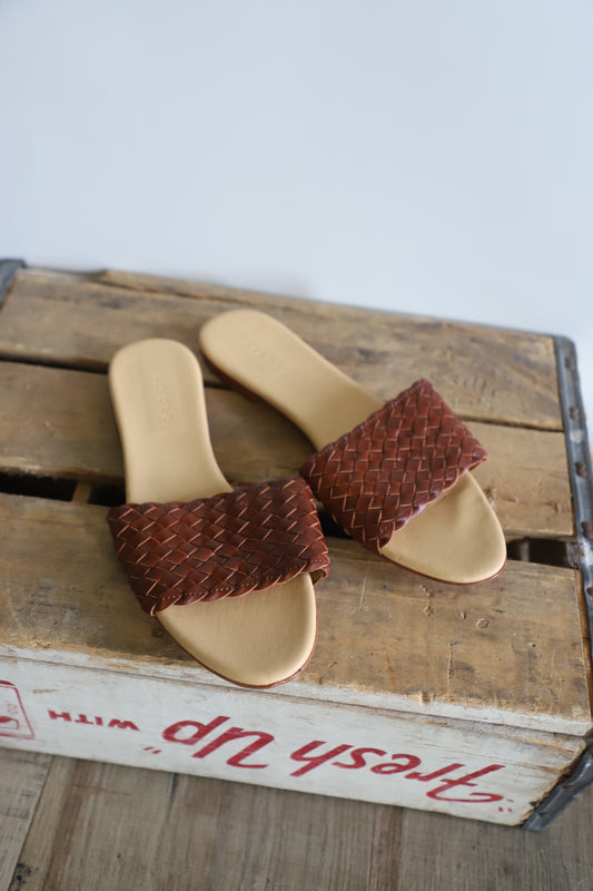 Nisolo woven sandals size 8