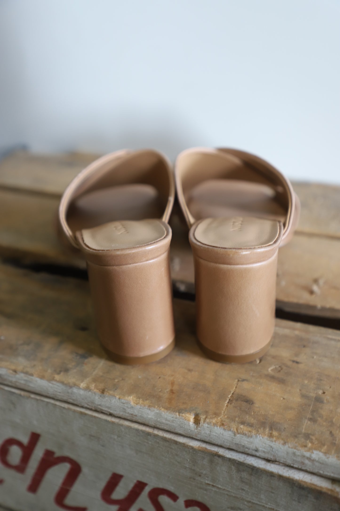 Nisolo cross strap heeled sandal size 6.5